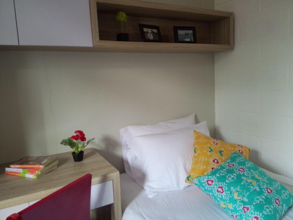 Roemah Kesambi Hotel จิเรบอน ภายนอก รูปภาพ