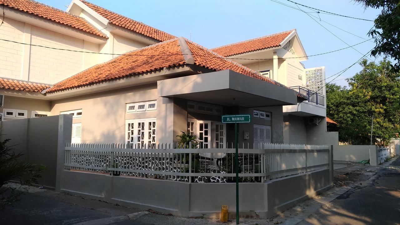 Roemah Kesambi Hotel จิเรบอน ภายนอก รูปภาพ