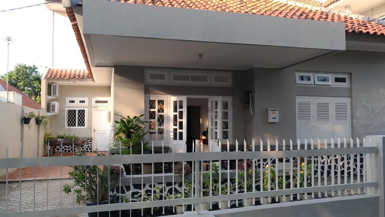 Roemah Kesambi Hotel จิเรบอน ภายนอก รูปภาพ